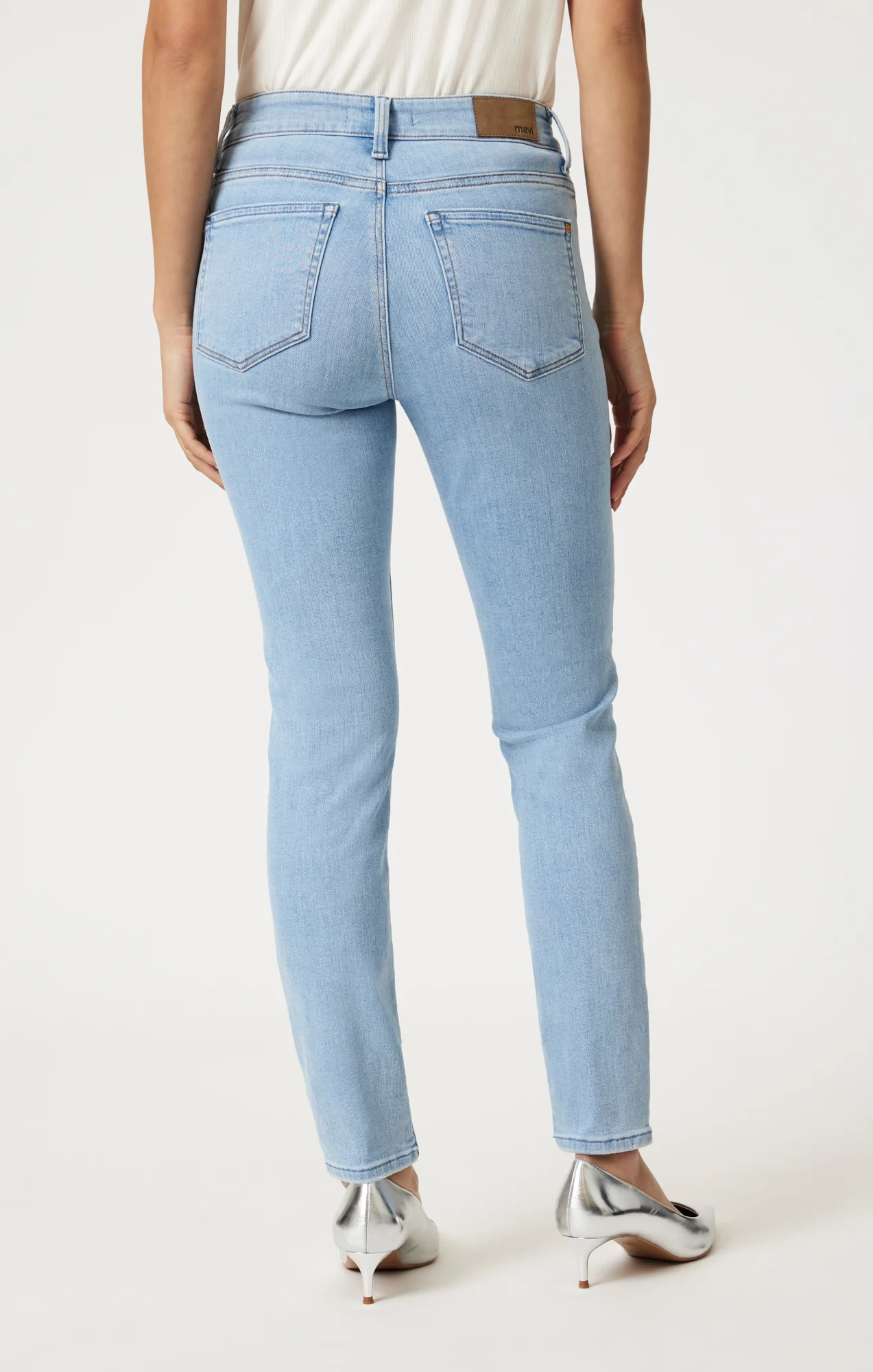 TESS SKINNY IN LIGHT FLEX BLUE - Image 4