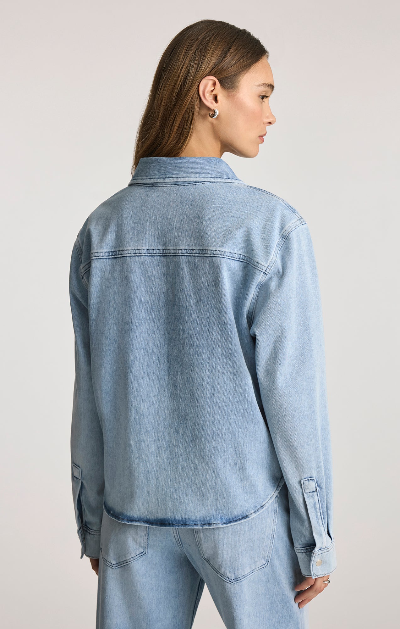 TIA DENIM SHIRT IN LIGHT MOVE - Image 2