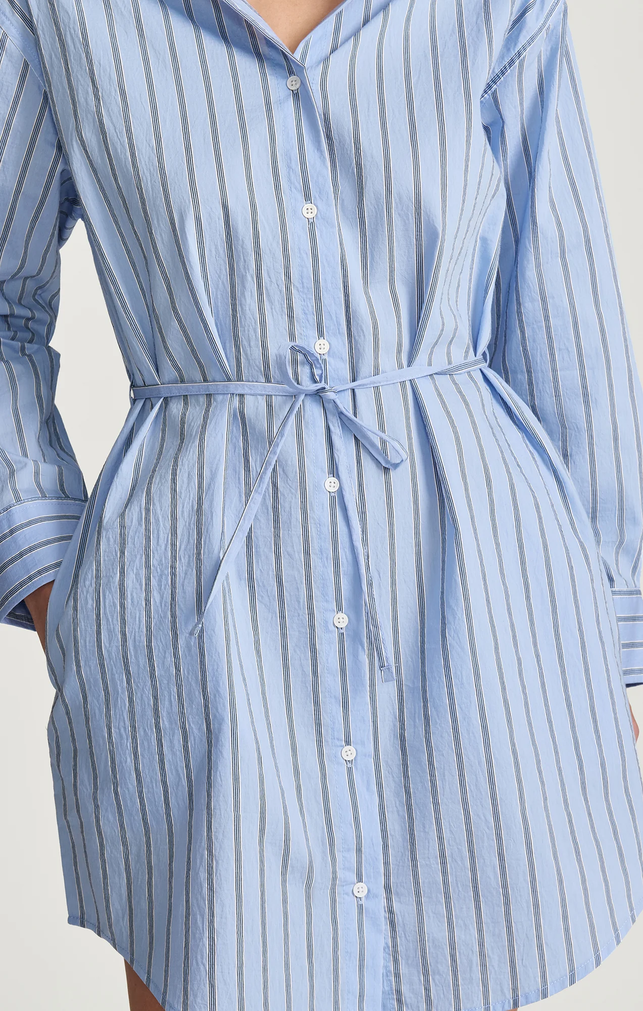 TIE-WAIST MINI SHIRTDRESS IN BLUE STRIPED - Image 4