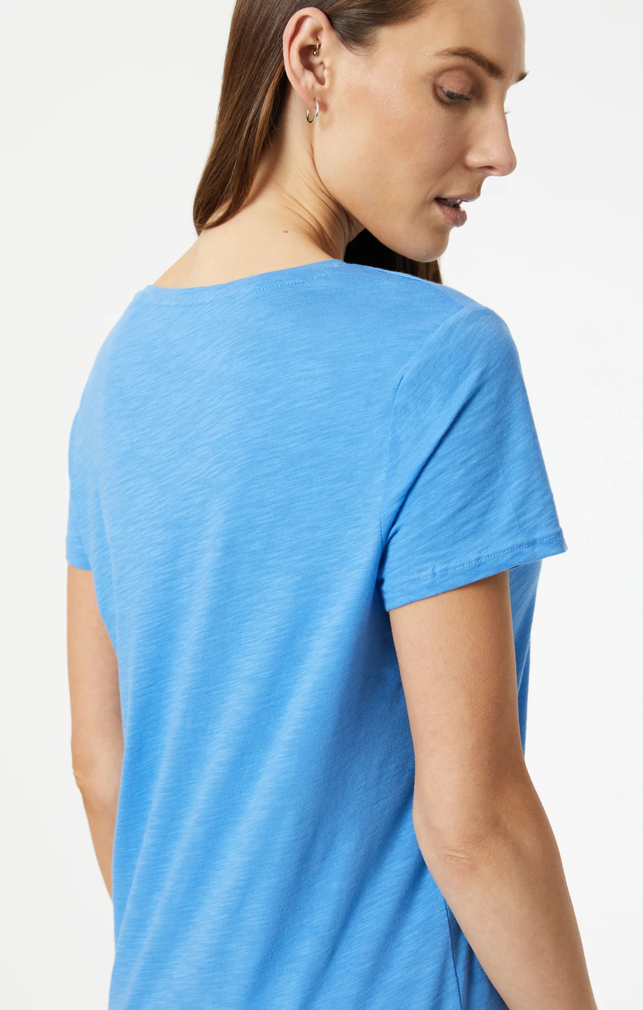 V-NECK T-SHIRT IN CAMPANULA - Image 6