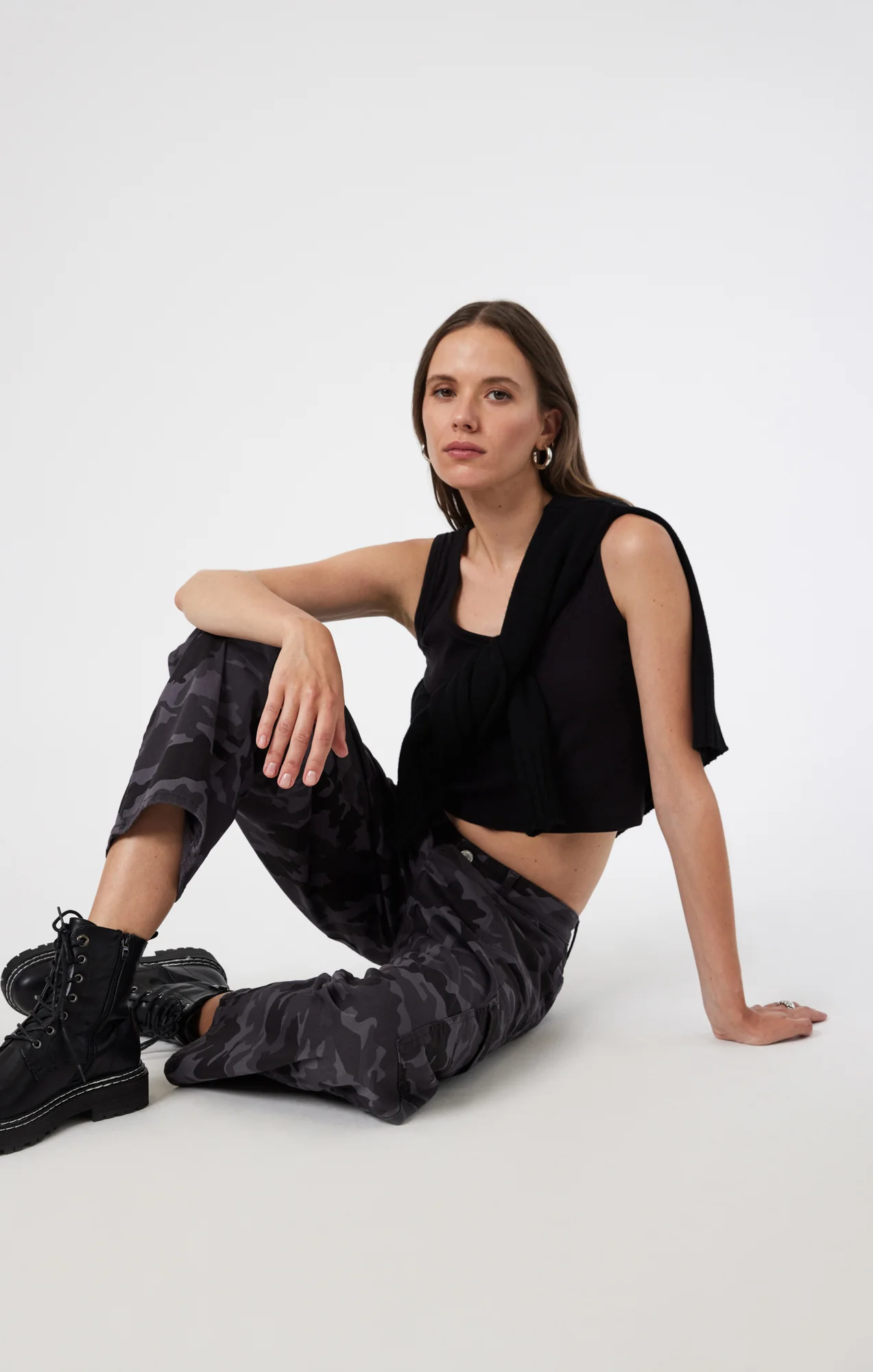 VINNIE BARREL CARGO IN SMOKE CAMO TWILL - Image 7