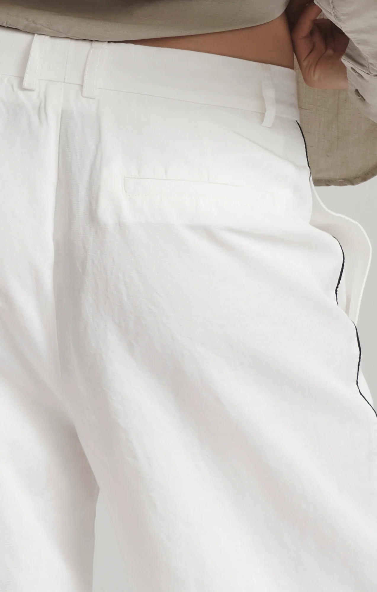 WIDE LEG TENCEL™ PANTS IN COCONUT MILK - Image 5